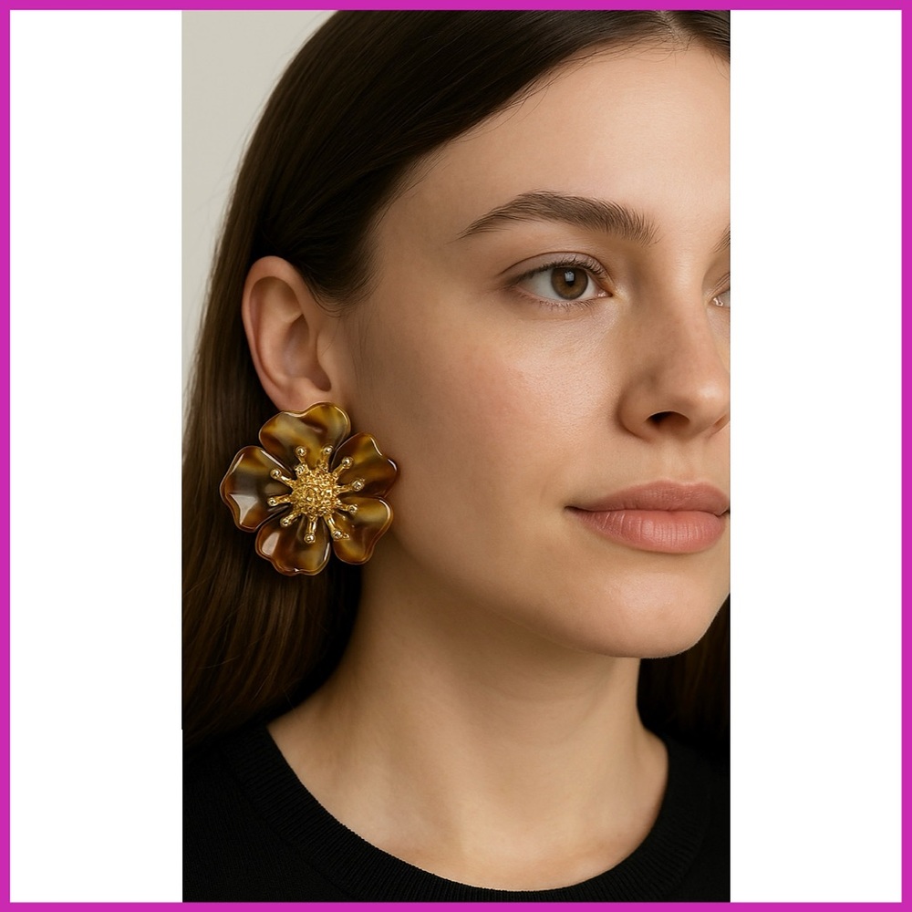 Ellen Tracy Brown & Gold Tone Flower Earring